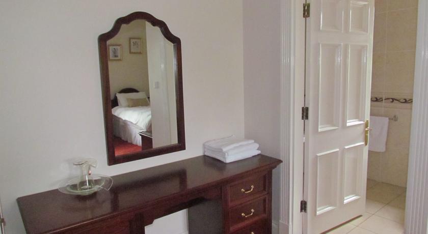 Gate Lodge B&B Portumna Værelse billede