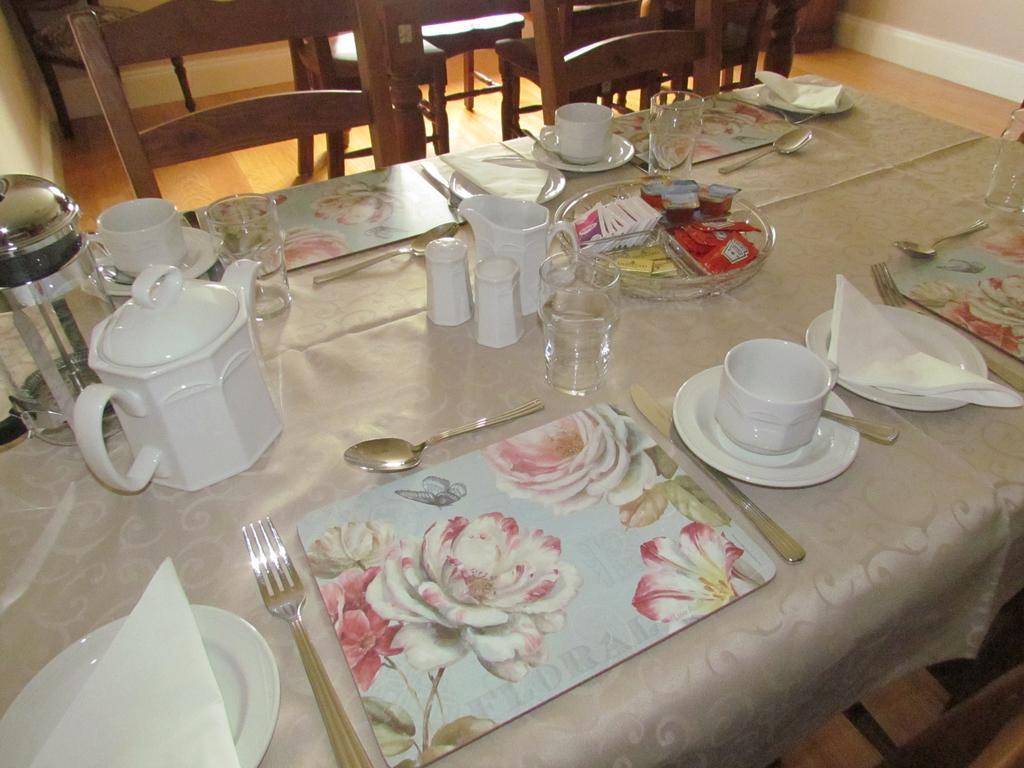 Gate Lodge B&B Portumna Eksteriør billede