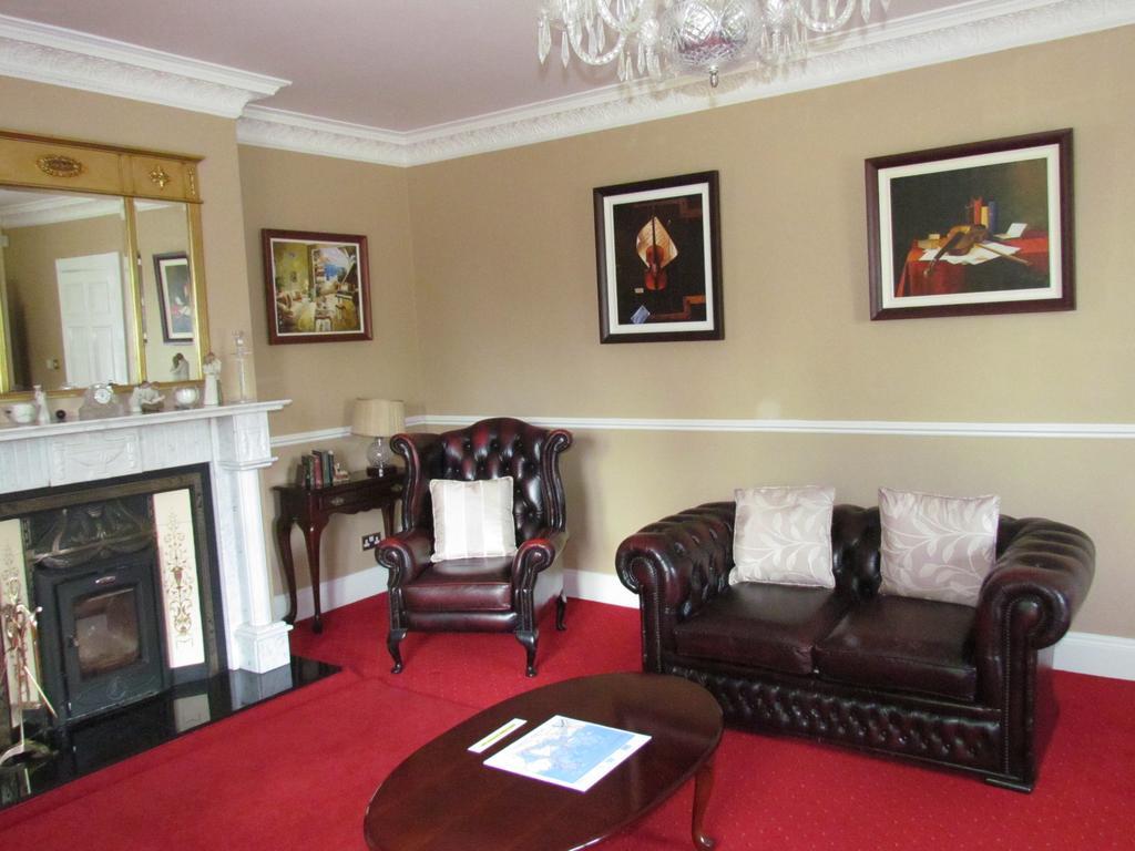 Gate Lodge B&B Portumna Eksteriør billede