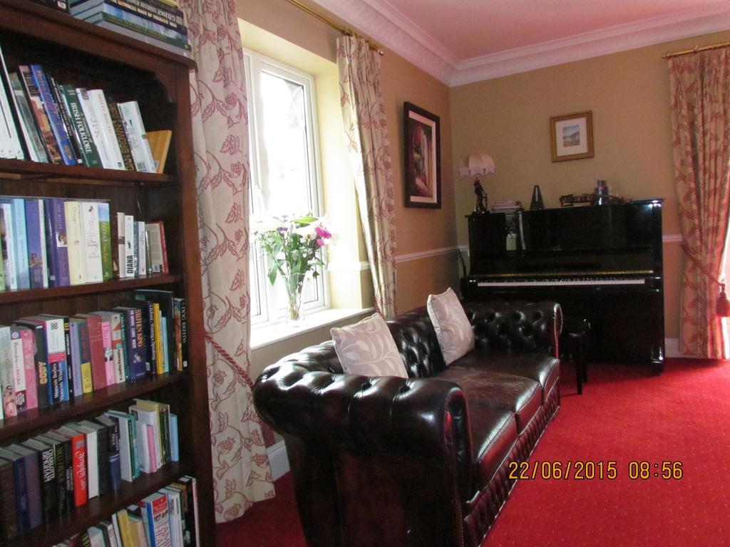 Gate Lodge B&B Portumna Eksteriør billede
